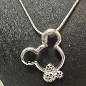 Elegant Silver Pendant Necklace